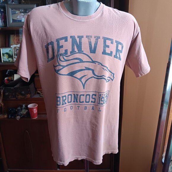 Large Denver Broncos Football NFL Team Apparel Pink Graphic Distressed Pink - Picture 1 of 7